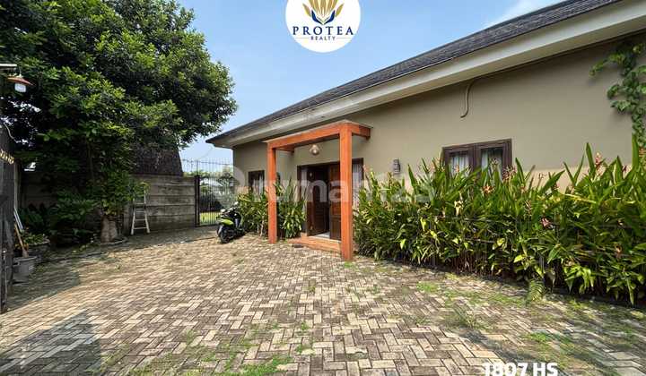 For Rent Villa with Swimming Pool Facility in Parung For Rent Villa with Swimming Pool Facility in Parung