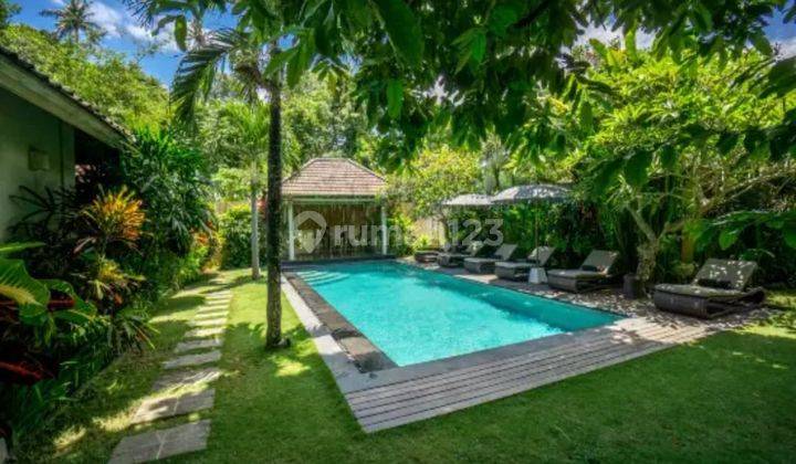 TOP URGENT DI JUAL VILLA LUXURY LOKASI BATU BELIG SEMINYAK 
JALAN KAKI 5MENIT KE PANTAI 1