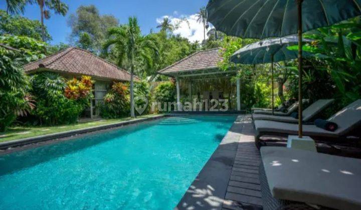 TOP URGENT DI JUAL VILLA LUXURY LOKASI BATU BELIG SEMINYAK 
JALAN KAKI 5MENIT KE PANTAI 2