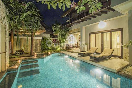 Hot List Villa for Sale Located in the Sea View Villa Complex, Premium Location in Nusa Dua 1