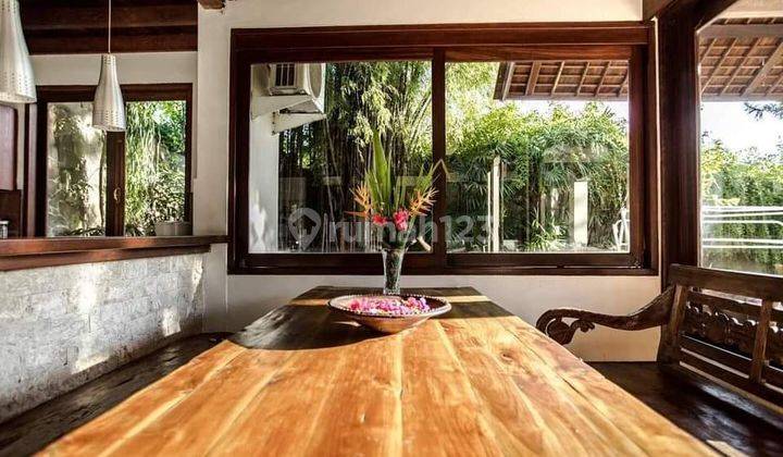 Hot List for Sale Wooden Traditional Villa View Rice Fields Location Batu Bolong Canggu 2