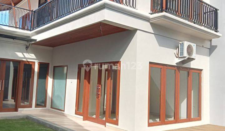 Hot List Di Jual Villa Lokasi Kerobokan Kuta Utara  1