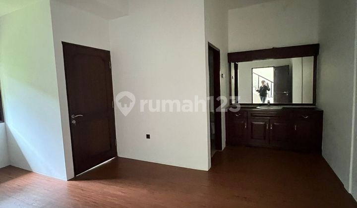 HOUSE FOR RENT SENJAYA STREET, KEBAYORAN BARU, SOUTH JAKARTA 2