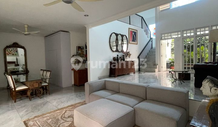 Sewa Rumah Furnished Siap Huni Area Senopati – Kebayoran Baru