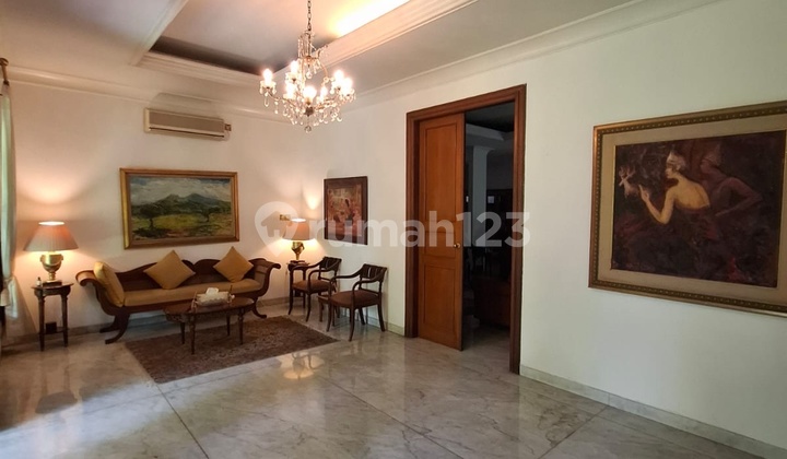 Dijual Rumah Tenang Jl Hang Tuah Kebayoran Baru 