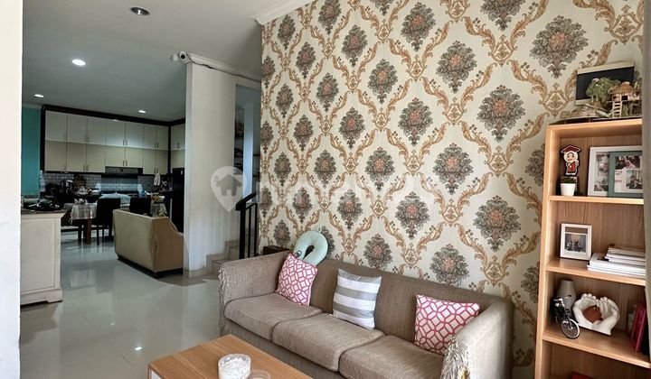 D Sale Beautiful House ...near Station ..comfortable and aesthetic complex