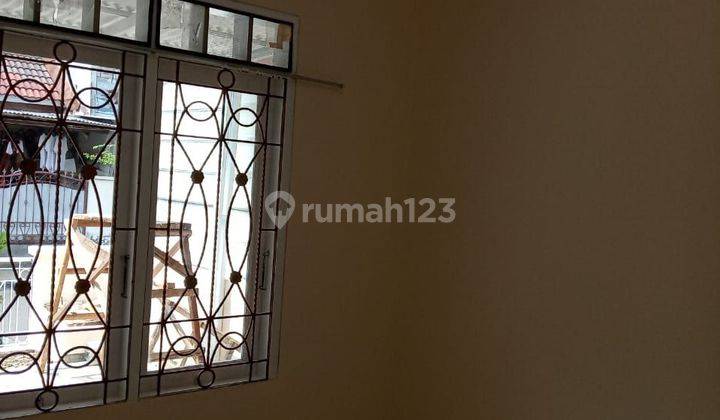 BSD  RUMAH MURAAH JUAL CEPAT 950 JT 2