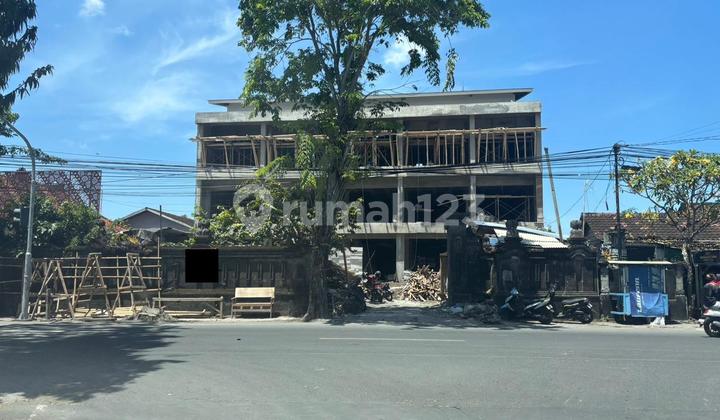 Three-Storey Shop House in Kuta Near the Airport and Kuta Beach