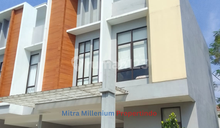 Rumah Mewah 2 Lantai + Rooftop Siap huni di Millenium City 1