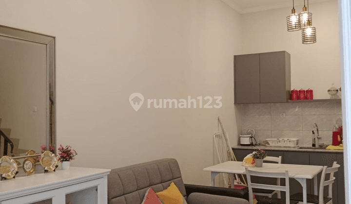 Rumah Mewah 2 lantai Full Furnished dekat BSD 2