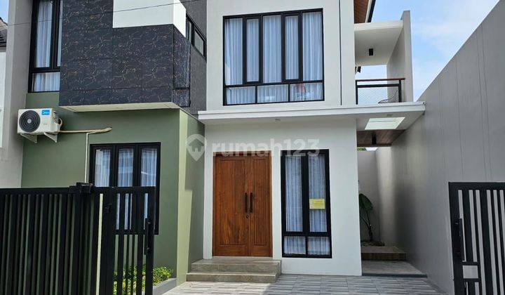 Rumah Scandinavian Dekat Kampus Uii Jakal Km 13 2 Lantai Baru 1