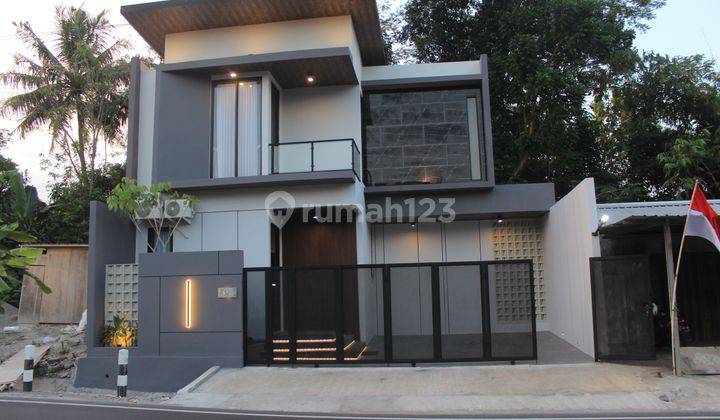 Rumah Premium Full Furnished Pinggir Aspal Utama 2 Lantai Baru 2