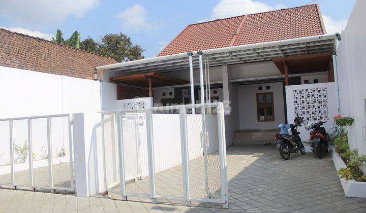 RUMAH BARU SIAP HUNI di Jl.Ringroad Barat Utara Kampus UNISA  1