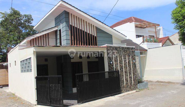 RUMAH MODEL KONTEMPORER di Timur Pasar Gentan JAKAL KM 9  2