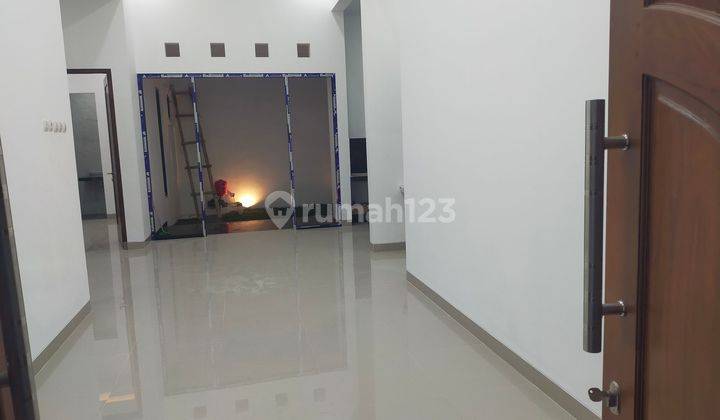 Rumah Model Mediterania Di Jl.besi Km 1,7 Dekat Lapangan Klidon  2