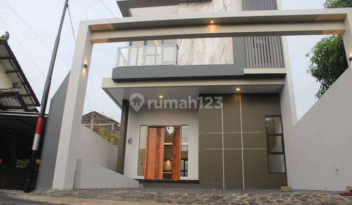 Rumah Mewah Model Kontemporer 10menit Ugm Di Jakal Km 8  1