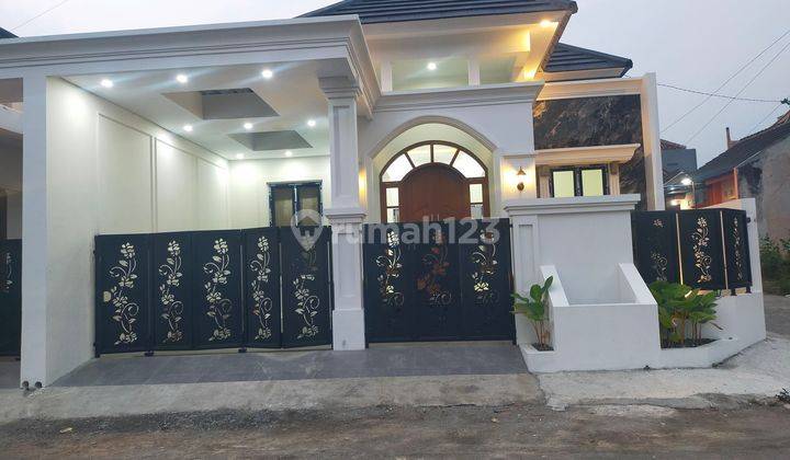 Rumah Model Mediterania Di Jl.besi Km 1,7 Dekat Lapangan Klidon  1