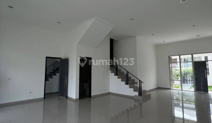 Rumah 2lantai Baru Unfurnished Cluster Riverside Pik 2,view Danau 1