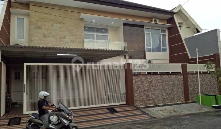Hot Listing... Ready-to-Live Beautiful House in Kendangsari