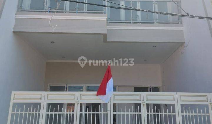 DIJUAL RUMAH BARU GRESS 2 LANTAI di Mulyosari Utara Surabaya 1