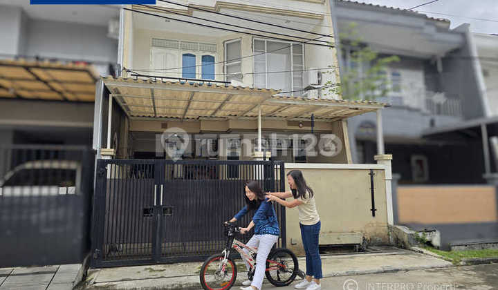 Rumah 2 Lantai Dijual Green Garden 3 Kamar Tidur LT 96m2