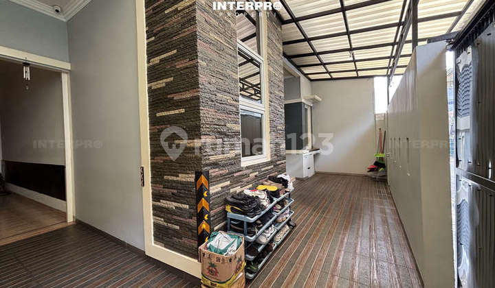 Rumah Siap Huni Dijual Tomang Furnished Hadap Barat Daya - 137M2 2