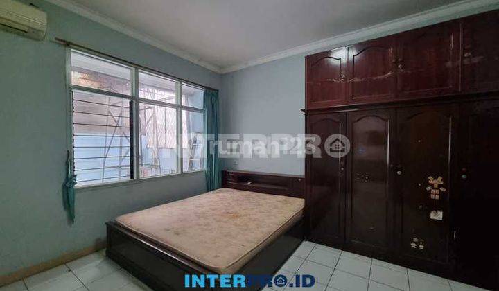 Dijual Rumah 2 Lantai Taman Ratu Lt 132m2 Lokasi Strategis 2