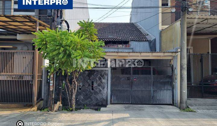 Dijual Rumah Taman Ratu Dalam Komplek Lt 136m2 Akses Jalan Lebar 1