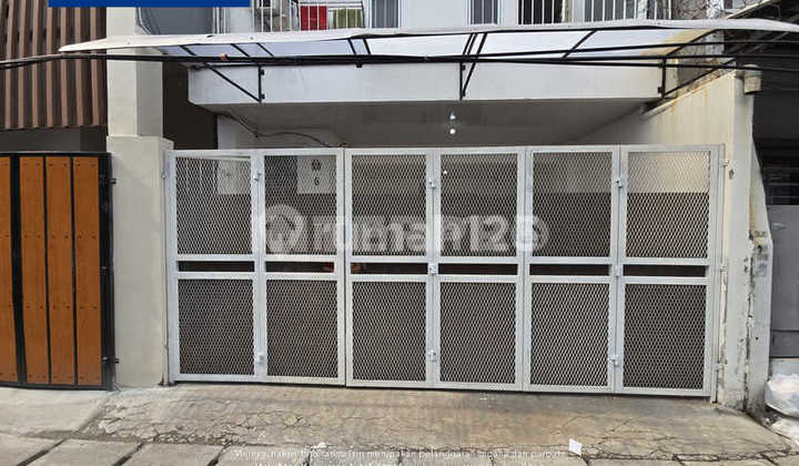 Rumah Dijual Tanjung Duren Lokasi Strategis Hadap Utara – 55m2 2