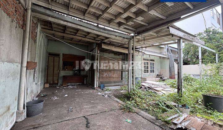 Rumah Dijual Hitung Tanah Taman Ratu Lt 200m2 Pinggir Jalan Raya 2