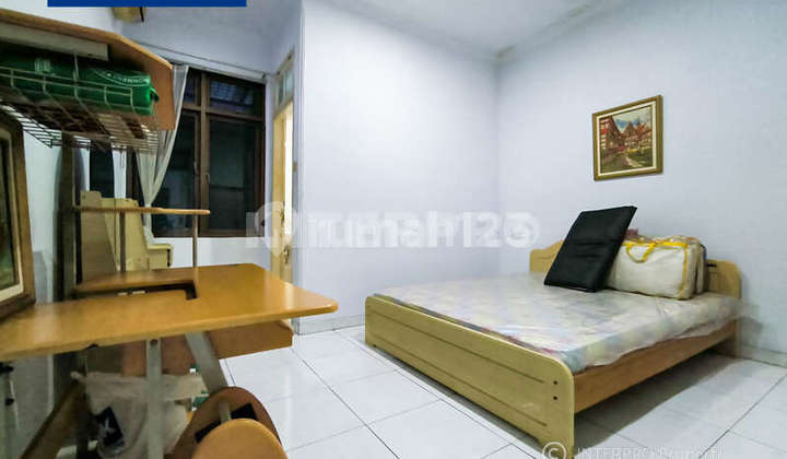 Rumah Dijual Taman Ratu Siap Huni 2 Lantai - LT 200m2 2