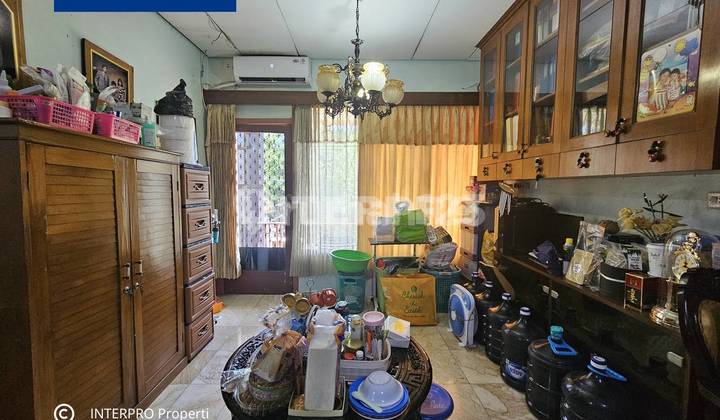 Rumah Hook 2 Lantai Taman Kedoya Baru Tenang dan Nyaman – 320m2 2