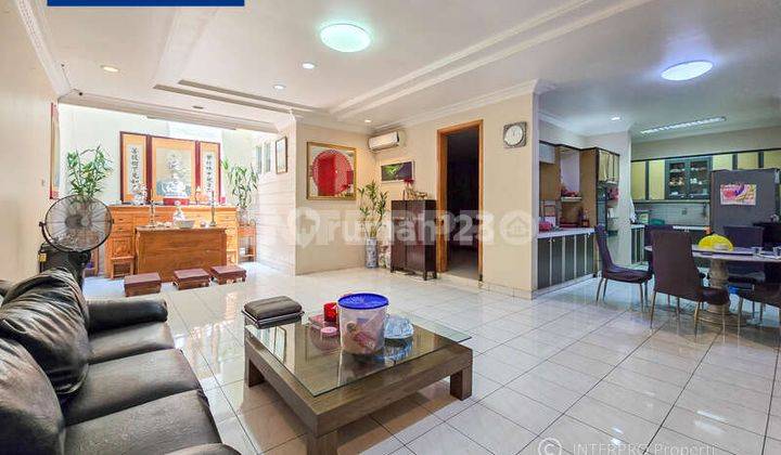 Rumah Dijual Taman Ratu 2 Lantai Minimalis Modern LT 200m2 1