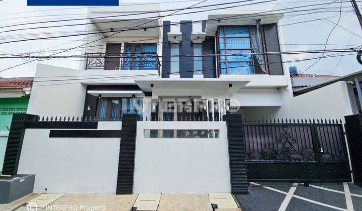 Rumah 2,5 Lantai Siap Huni Taman Meruya Ilir Lt 147m2 1