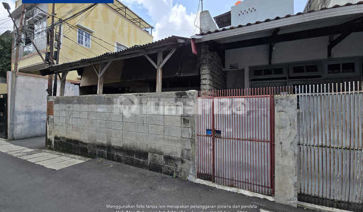 Rumah Hook Hitung Tanah Dijual Tanjung Duren SHM – Luas 147m2