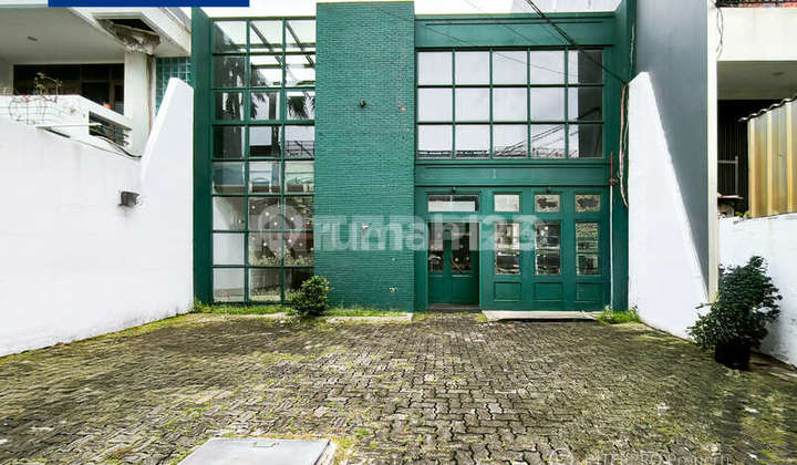 Terraced Shop House for Rent in Taman Ratu, Land Area 230m2, Strategic and Busy Location 2