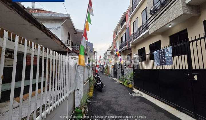 Boarding House for Sale in Bustling Grogol Susilo Area - Land Size 211m2 2