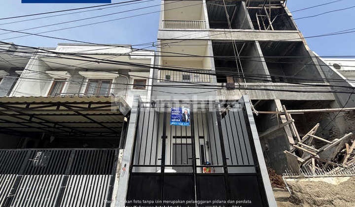 Rumah Dijual Duri Kepa 3 Lantai SHM - LT 45M2 Jakarta Barat