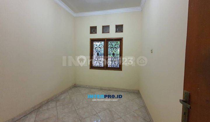 Rumah Taman Meruya Ilir Luas 150m2 Akses Jalan Lebar 2