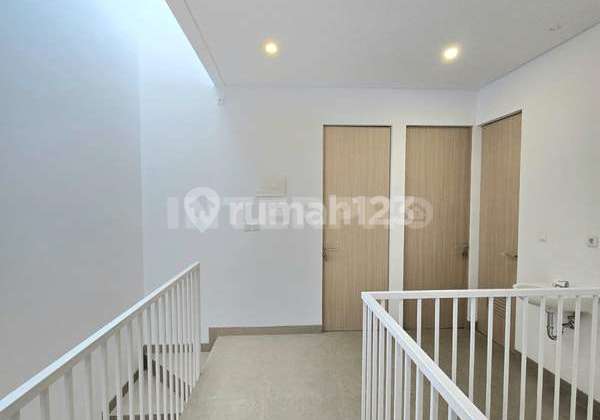 Rumah Brannew Little Santorini Meruya Utara Luas 125M2 2