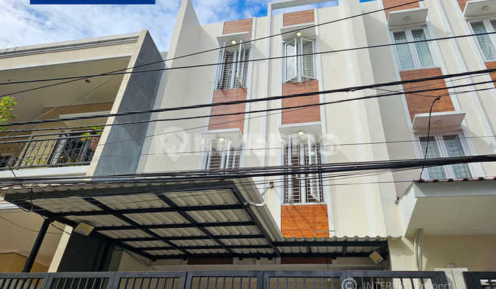 Rumah Dijual Siap Huni Taman Ratu Minimalis 3 Lantai - LT 75m2