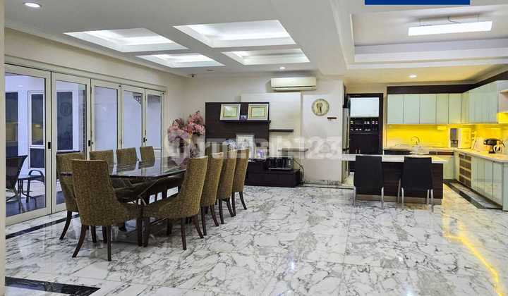 Rumah 2 Lantai Dijual Siap Huni Green Garden LT 450m2 2