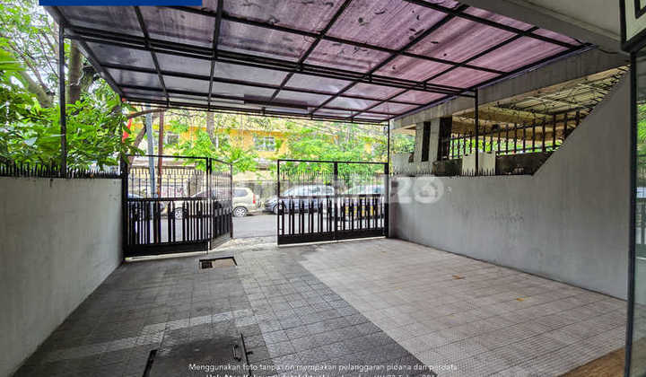 2-Story House for Sale in Tanjung Duren, South Facing – Land Area 172.5m2 2