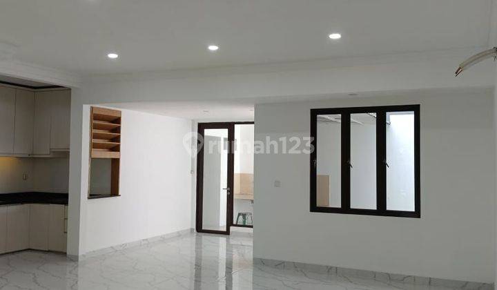 Rumah Full Renovasi di Cluster Feronia Park Alam Sutera Tangerang   2