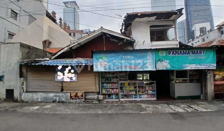 rumah tua hitung tanah  area setiabudi luas 240m bentuk ngantong