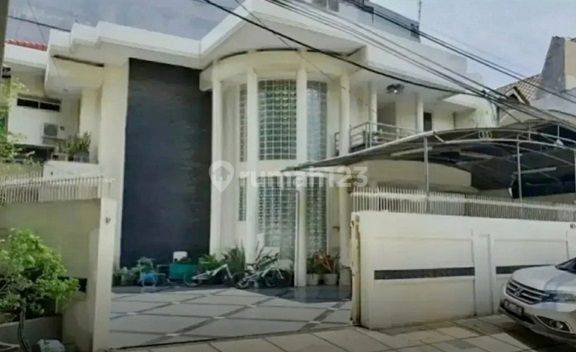 Rumah Gading Design Interior Kondisi Full Furnish Luas 377m Posisi Hook 2