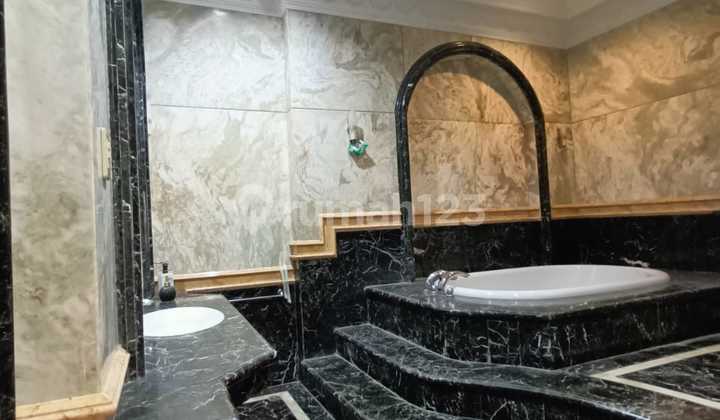 Rumah Mewah Marina Ancol Luas 425M Hadap Utara Barat Kondisi Semi Furnish