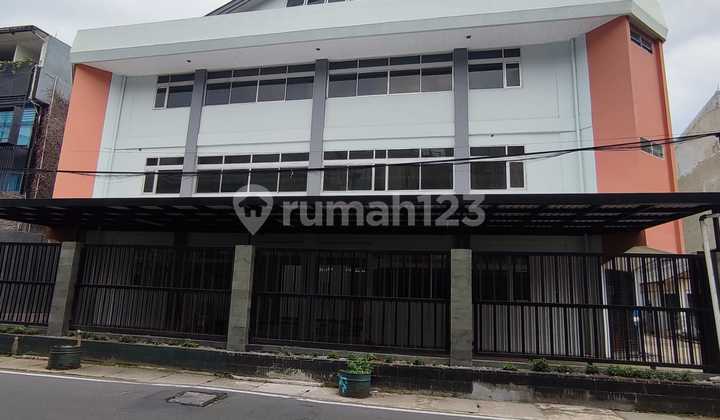 Gedung Area Gunung Sahari Luas 1319m Ada lift Barang 5 gudang kecil 1