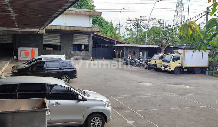 Warehouse located along Yos Sudarso Street, area 5,319m², suitable for business use. Warehouse located along Yos Sudarso Street, area 5,319m², suitable for business use.