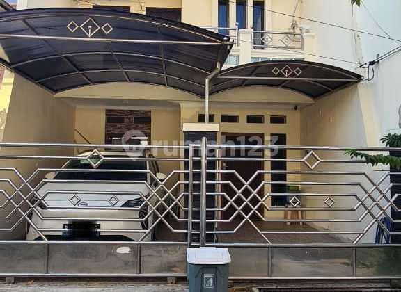 Rumah Sunter 3 Lantai Luas 96M Hadap Selatan Masih Bagus dan Rapih